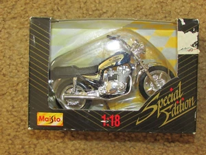Maisto 1:18 scale Suzuki GSX 750 Blue/Gold Diecast Motorcycle Special Edition - Picture 1 of 4