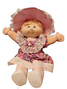 "Muñeca Cabbage Patch Kids décimo aniversario 1992 edición limitada ""Zora Mae""" - Imagen 1 de 8