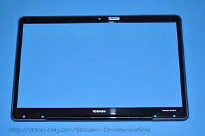 TOSHIBA Satellite P505 / P505D Series 18.4" Laptop LCD BEZEL w/ Webcam Port - Picture 1 of 8