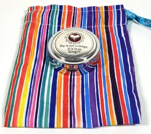 Brighton JOYFUL HEART silberfarbene 2" runde Pillendose zwei Fächer Stil E93140 - Bild 1 von 5