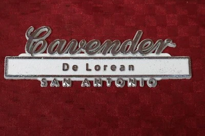 NOS 81 82 83 CAVENDER DELOREAN DMC SAN ANONIO DEALER EMBLEM Foto 1 de 4