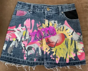 GIRLS DENIM XOXO GRAFFITI SKIRT SIZE 8 STRETCH MINI SUPER CUTE!! - Picture 1 of 3
