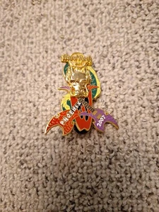 Hard Rock Cafe PHOENIX 2007 3-D Skull Crossed Guitars Surfboard Pin LE 500 - Picture 1 of 2