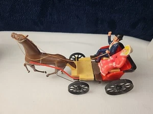 TTA - HONG KONG MADE - BATTERY OPERATED HORSE & BUGGY WITH PASSENGERS - Picture 1 of 11