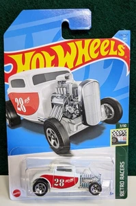Hot Wheels '32 Ford Hot Rod V8 SO CAL #28 Retro Racers 1:64 Long Card Unopened - Picture 1 of 3