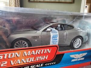 James Bond  Aston Martin V12 Vanquish   007  Die Another Day 1:18 diecast   MIB