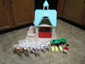 Accessori cavaliere cavalli stalla fienile Little Tikes vintage - Foto 1 di 15