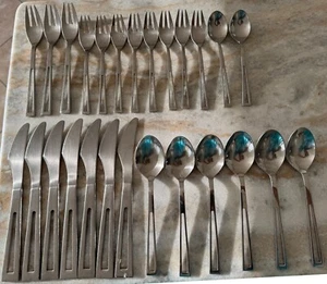 MCM Aperto (ino inoxidable) de Towle Silver Supreme Cutlery, 18/8, brillante juego de 26 piezas - Imagen 1 de 4