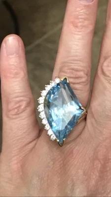 14K  Y/G RING;BLUE TOPAZ NATURAL STONE 30 CTS PLUS!  1C DIAMONDS, SIZE 71/4 - Image 1 of 4