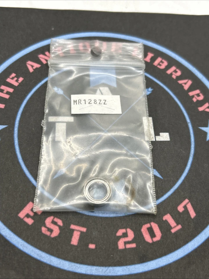 Rodamiento. MR128ZZ. ID de 8 mm, 12 mm OD. 3,5 mm de ancho. Foto 1 de 1