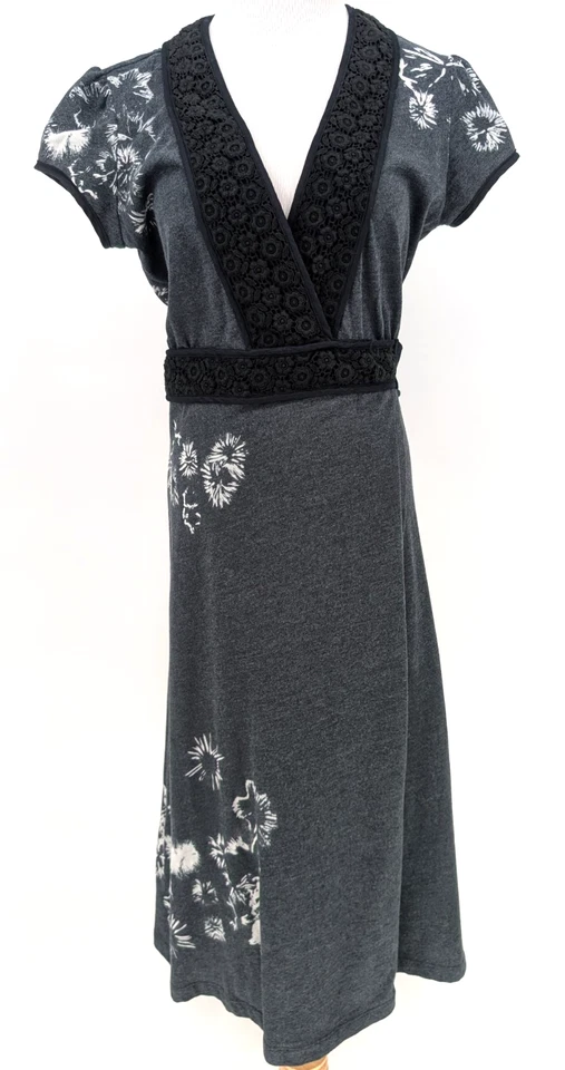 VTG Y2K Chulo Pony Asian Inspired Floral Cottage Boho Gray Wrap Dress Medium - Image 1 of 4