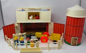 Vintage Fisher Price Little People Play Family Farm Barn Silo - Picture 1 of 4