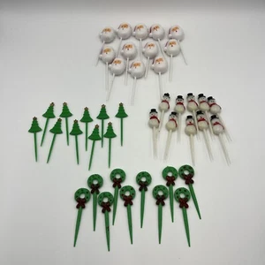 Lot - 42 Vtg Christmas Cupcake Toppers Plastic Picks Santa Snowman Trees Wreaths - Picture 1 of 8