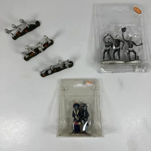 Lemax Spooky Town Halloween Village Figurines Lot Skeletons Fence - Picture 1 of 10