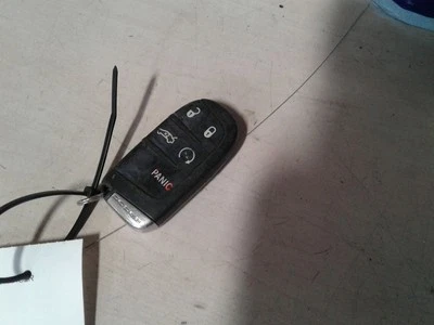 Llavero/remoto cinco botones Dodge Symbol se adapta a cargador 11-18 830543 Foto 1 de 4