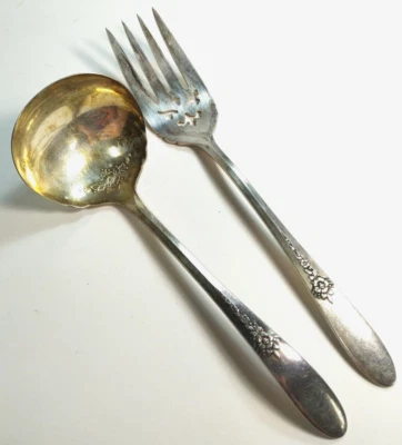 Tenedor de carne comunitario Fantasy Oneida de colección y cucharón de salsa Tudor plato plateado floral Foto 1 de 4