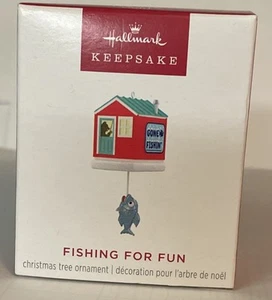 Hallmark 2024 recuerdo miniatura pesca para diversión nuevo en caja. - Imagen 1 de 1