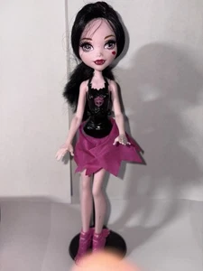 Muñeca animadora Monster High Ghoul Spirit Draculaura con falda 2015 COMO ESTÁ - Imagen 1 de 6