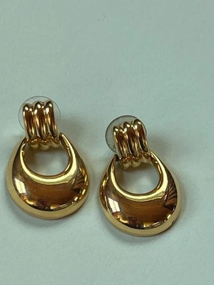 Napier Signed Goldtone Ridged w Open Teardrop DoorKnocker Post Earrings for Pier - Изображение 1 из 4