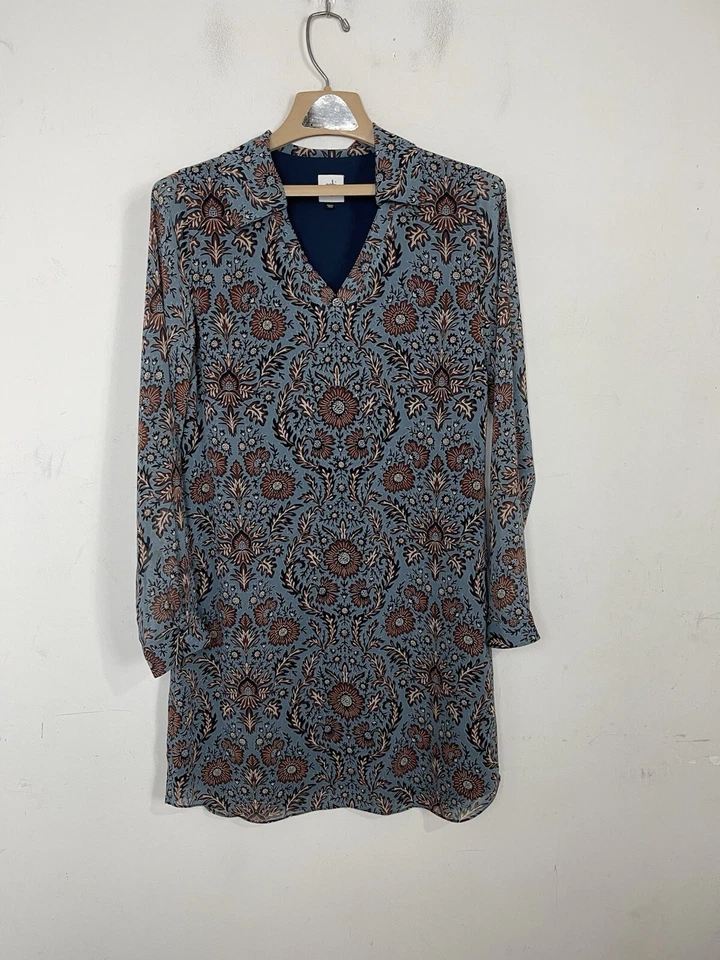 Vestido Cabi para mujer pequeño azul oscuro floral fluido Old Money Country atemporal Foto 1 de 4