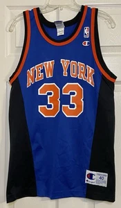 MAGLIA VINTAGE PATRICK EWING NEW YORK KNICKS CHAMPION TAGLIA 40 NBA BASKET BLU ANNI 90 - Foto 1 di 4