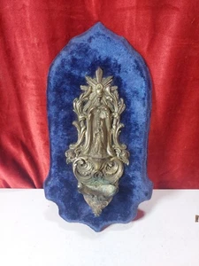 Antiker französischer Messing Weihwasserbrunnen auf blauem Samt - Bild 1 von 7