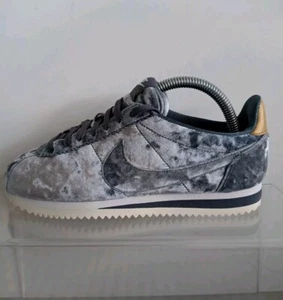 NIKE CLASSIC CORTEZ VELVET SIZE UK 3.5 EUR 36.5 (AJ8646 002) - Picture 1 of 7