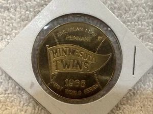 VINTAGE 1965 Minnesota Twins AL Champions/World Series TCF Bank Gold Coin, NICE! - Picture 1 of 2