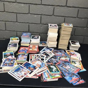 LOT OF 1700 RANDOM Mystery Loose Commons BASEBALL CARDS 80s 90s Not Complete - Bild 1 von 23