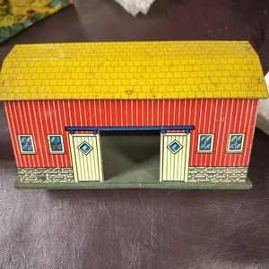 Vintage Tin Animal Farm Red Barn Lithograph 1960s Toy By Ohio Art - Train Acc. - Picture 1 of 6