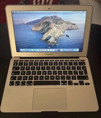 Apple MacBook Air - Image 1 of 4