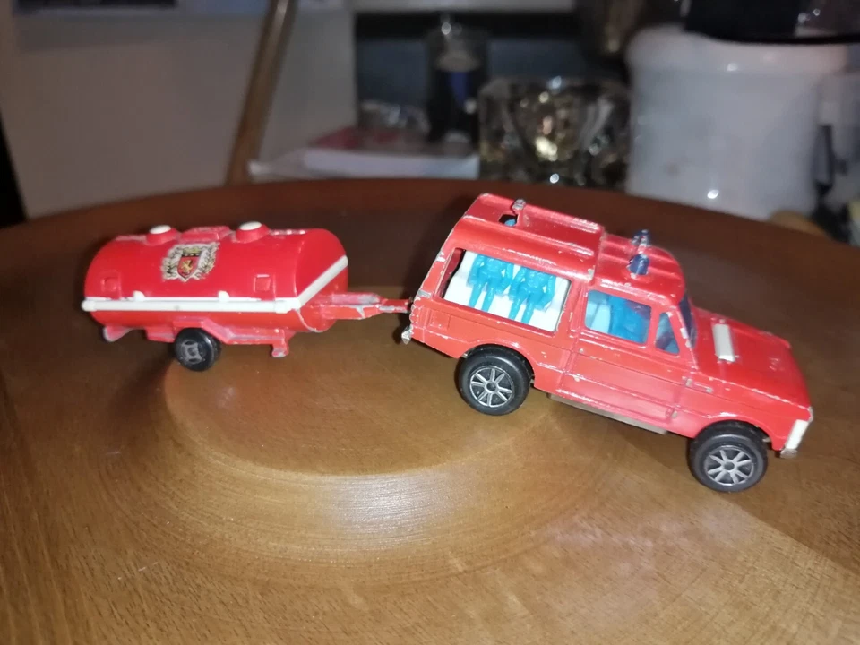 Camión de bomberos Majorette Range Rover de colección con remolque tanque de agua 1/60 # 246 Francia Foto 1 de 4