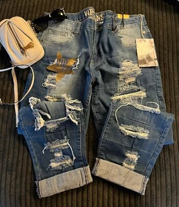Women’s V.I.P. Jeans New With Tags Size 16 W Destructed Roll Hem Cropped Pants - Picture 1 of 14