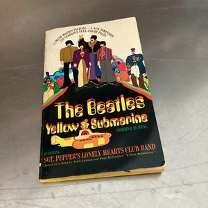 The Beatles Yellow Submarine (1968) Illustrated Paperback Book First Printing - Imagen 1 de 11