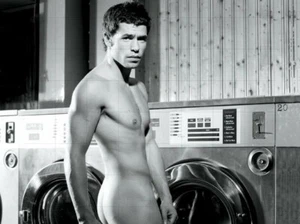 KELVIN FLETCHER - EMMERDALE - 10" x 8" Bare Chested Modelling Photograph - Picture 1 of 1