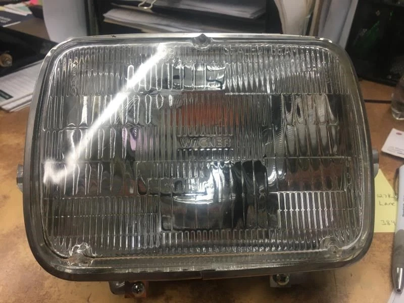 乘客车头灯单灯适合 85-88 BLAZER/JIMMY(全尺寸)18378 — 第 1/2 张图片