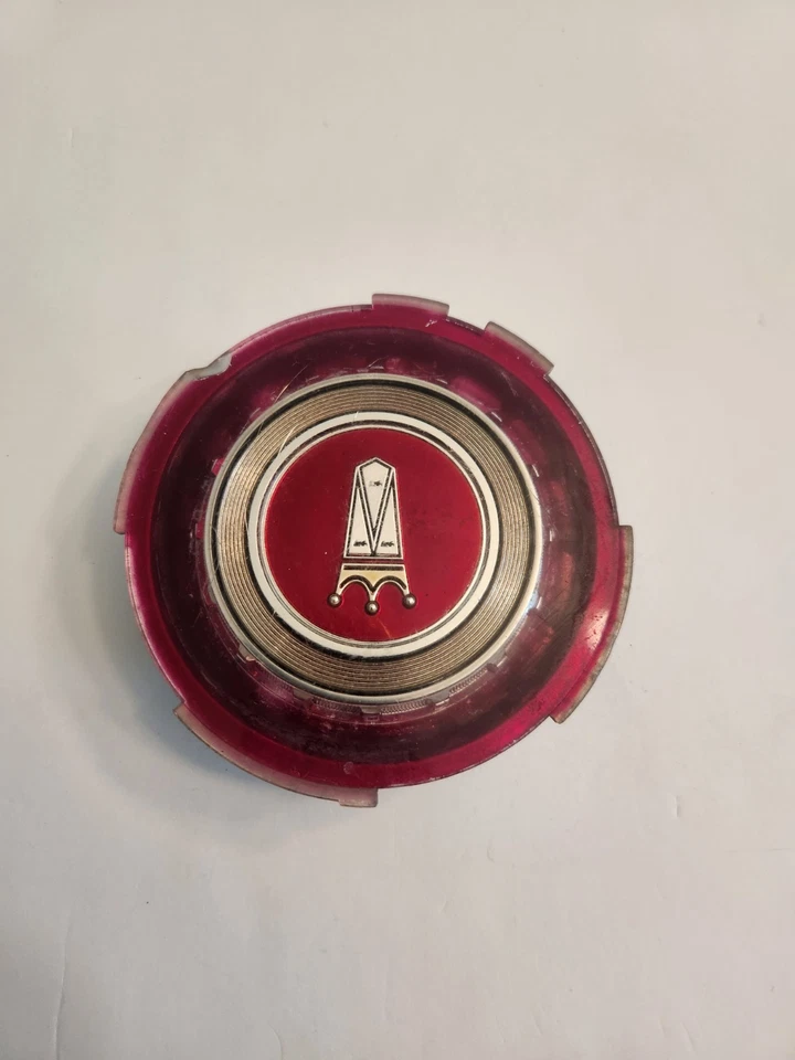 Ford Fairlane 1968-1969, emblema tapacubos Torino Foto 1 de 2