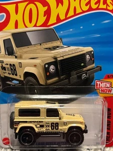 Hot Wheels Land Rover Defender 90 Allora e Ora #210 Beige - Foto 1 di 1