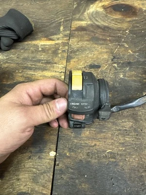 Interruptor de control de manillar izquierdo Suzuki Quadrunner 250 1991 37400-19B13 Foto 1 de 4