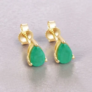 Aretes de oro amarillo de 10 quilates con esmeralda genuina de Zambia de 0,70 quilates - Imagen 1 de 6