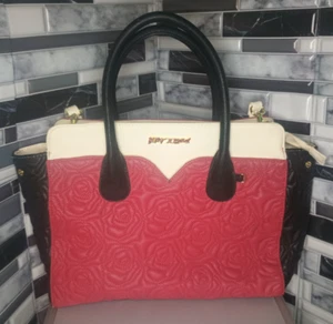 Betsey Johnson Red Floral Stich Black/Red Crossbody Bag Zippered Purse-EUC - Picture 1 of 24