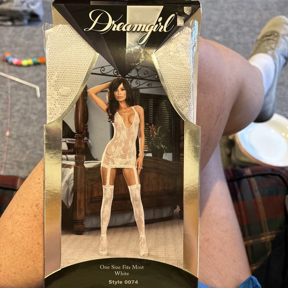 Dreamgirl рыболовная сеть с бретелью через шею белье платье и прикрепленный подвязки чулки белый 0074 - Изображение 1 из 4