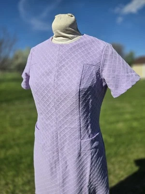 Vestido de Colección Años 60 Lila Púrpura Doble Tejido Poliéster Gogo Mod Manga Corta Foto 1 de 4