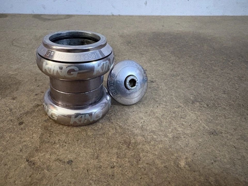 Chris King Pewter NoThreadSet fone de ouvido 1-1/8” rolamento selado sem rosca estrada/MTB - Imagem 1 de 4