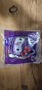 Juguete de peluche Happy Meal McDonald’s Yu-Gi-Oh x Hello Kitty #1 Dark Magician 2024 - Imagen 1 de 3