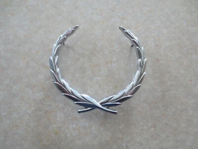 Cadillac Eldorado truck lid wreath car badge / emblem - part no. 1604429  Foto 1 de 4