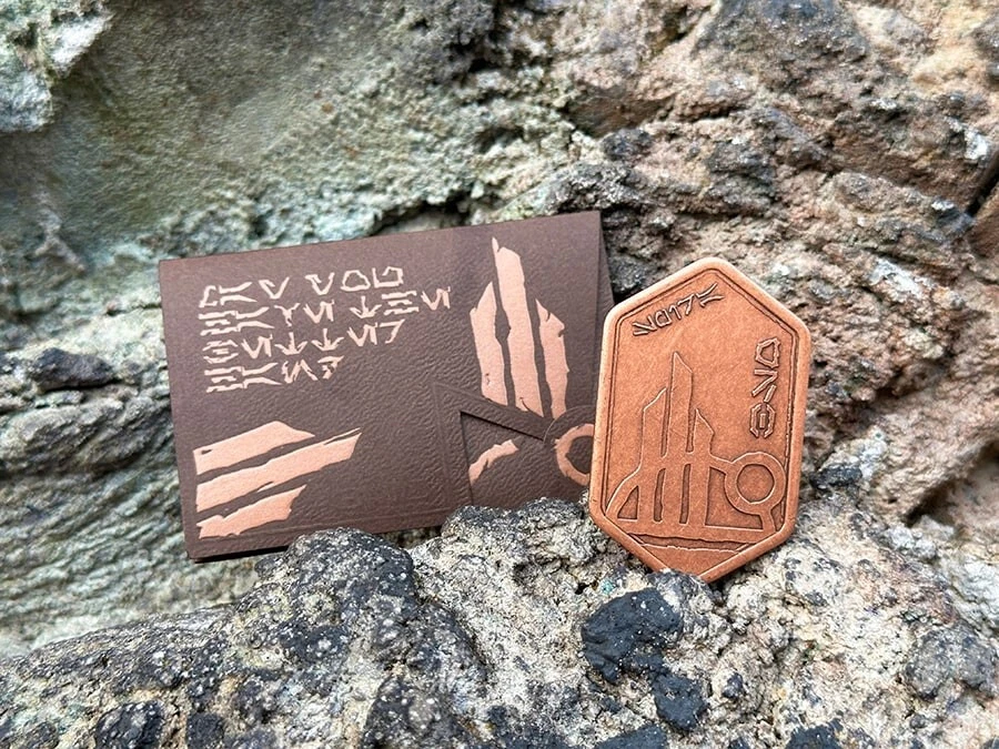 Star Wars Galaxy's Edge Batuuan Spira Cobre Metal Moneda Tarjeta de Regalo Parques Disney Foto 1 de 1