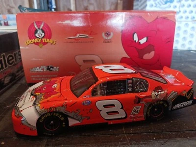   DALE EARNHARDT JR GM DEALERS 1:24 ACTION 2002 #8 LOONEY TUNES - Image 1 of 4