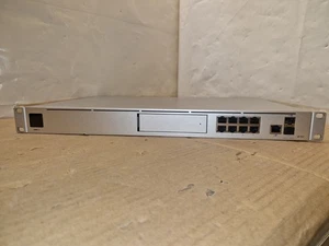 Ubiquiti UniFi Dream Machine Pro (UDM-PRO) Brama bezpieczeństwa i przełącznik sieciowy - Zdjęcie 1 z 11