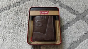 Levi's Men's Trifold Brown Leather Wallet, Tin Included - Brand New - Picture 1 of 10